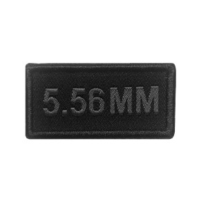 Naszywka kaliber 5,56 mm haftowana szara na czarnej tkaninie - A10 Equipment