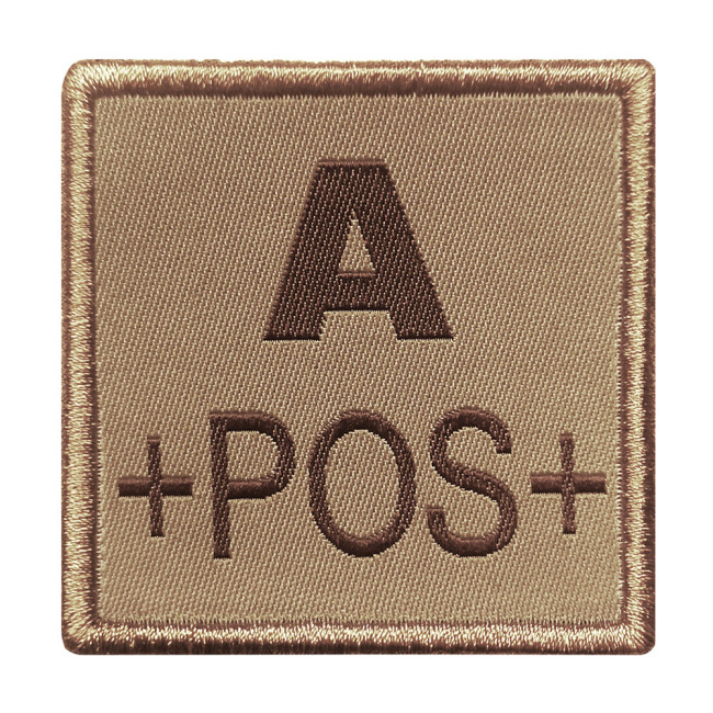 A10 Equipment Blutgruppe A+ Patch, gestickt auf tanfarbenem Stoff