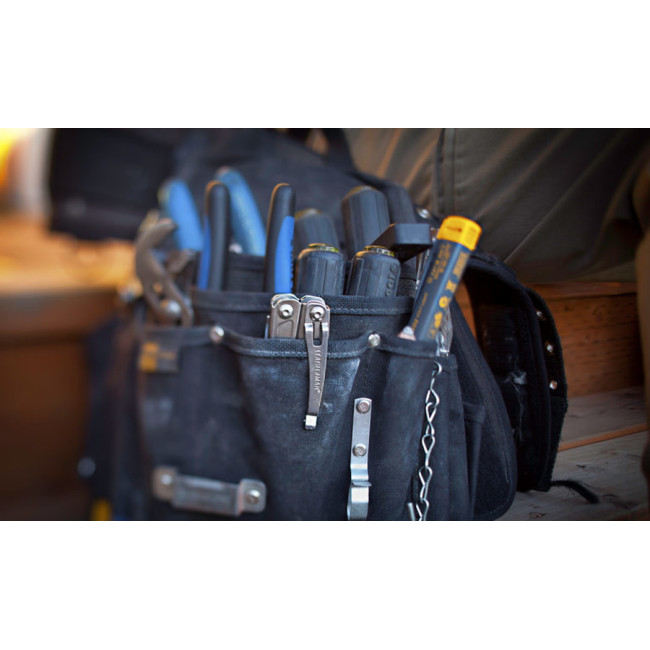 Pince multifonctions 14 outils Wingman gris avec étui - boîte - Leatherman