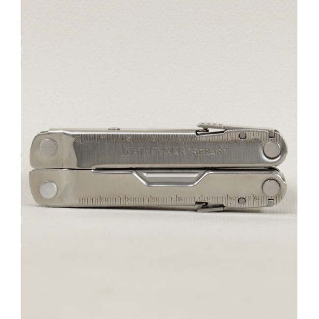 Pince multifonctions 17 outils REBAR gris avec étui - boîte - Leatherman