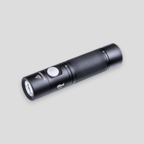 Kompakte wiederaufladbare taktische Taschenlampe ED10 (1.400 Lumen) - Nextorch