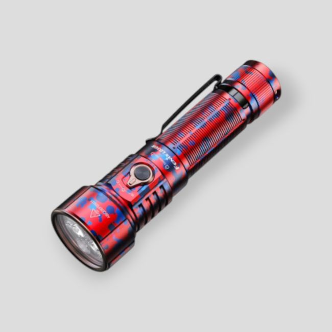 Hochleistungs-Mehrzweck-Taschenlampe LD36R (3.600 Lumen) - Flammencamo - Fenix