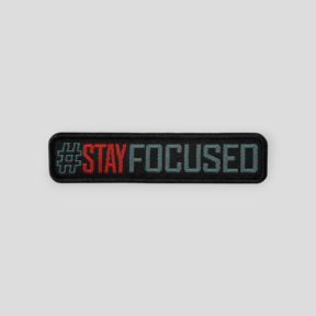 Patch brodé Signature Stay Focused - Gris Béton/Rouge - A10 Equipment