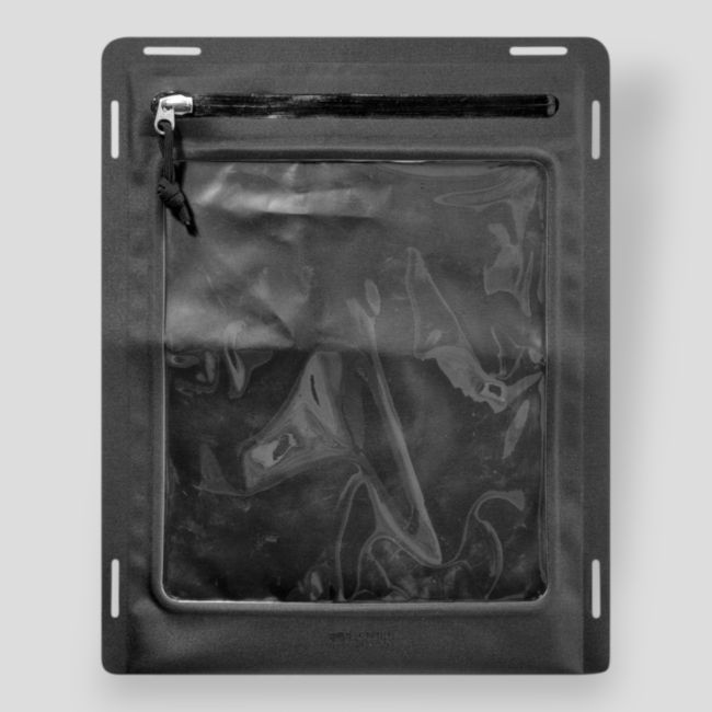 Capa impermeável para tablet A4 - Preto - Tasmanian Tiger