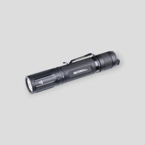 Linterna táctica recargable E52D (3 700 lúmenes) - Nextorch