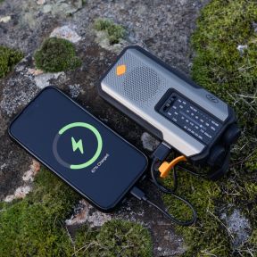 Notfall-Radio/Lampe/Powerbank wiederaufladbar (USB-C/Dynamo/Solar) - Olivgrün - Highlander Outdoor