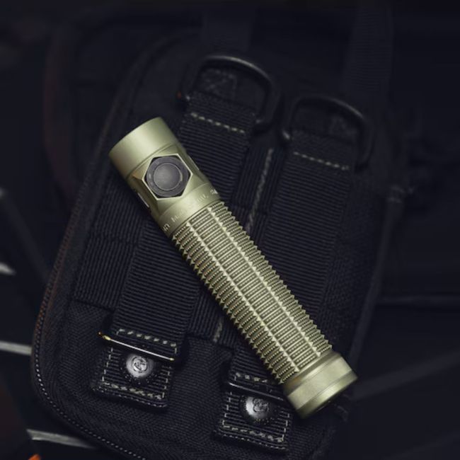 Taktyczna latarka Baton Ultra (1 800 lumenów) - Oliwkowa Zieleń - Olight