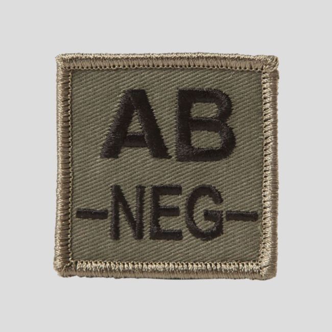 ECUSSON FEUTRE BRODE GROUPE SANGUIN DOS AUTO-AGRIPPANT AB NEG VERT - Patrol Equipement