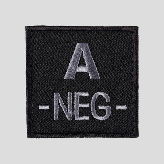 ECUSSON FEUTRE BRODE GROUPE SANGUIN DOS AUTO-AGRIPPANT A NEG NOIR - Patrol Equipement