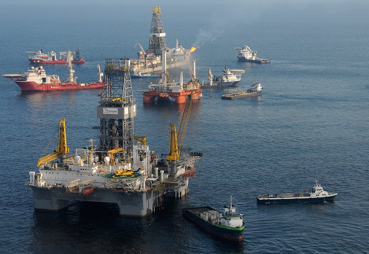 Plateforme pétrolière en pleine activité